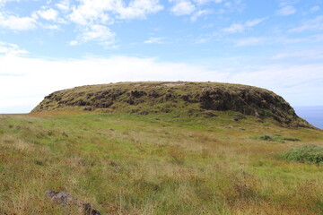 Colline volcanique à l'île de Pâques