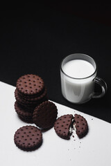 glass of milk and cookies