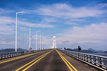 Fototapeta na wymiar The gigantic grand bridge and beautiful skyline panorama.