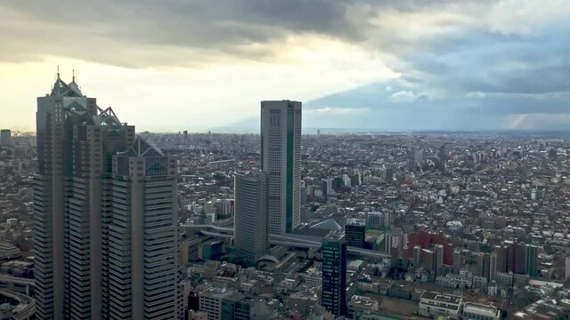 「タイムラプス」東京都新宿区の高層ビルから見た東京の都市景観