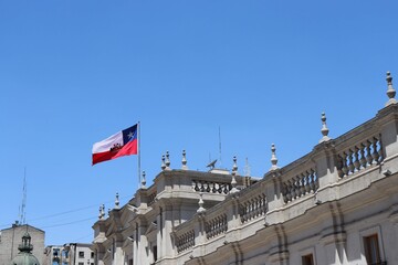 Fototapeta na wymiar flag of chile on city hall