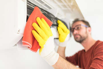 Aircondition service and maintenance, fixing AC unit and cleaning / disinfecting the filters from dangerous pathogens.