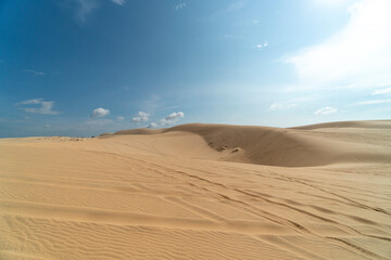 Obraz na płótnie Canvas Bau Trang sand dunes, sub-Sahara desert in Binh Thuan province, Vietnam