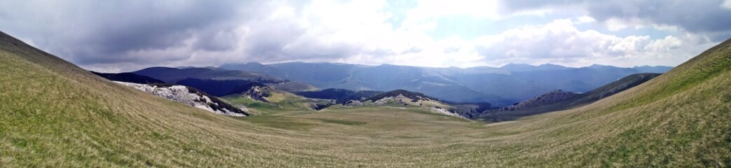 Fototapeta premium Mountain landscape in the summer - panoramic view 