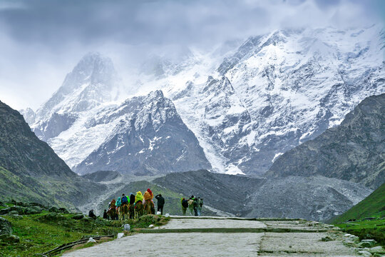 An adventurous journey, Indian pilgrims going to kedarnath town for worship.
