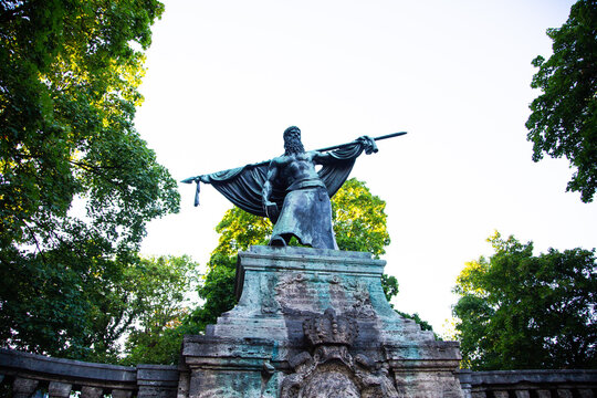 The Smith-von-Kochel monument on Lindwurmstrasse (Munich-Sendling) by Carl Ebbinghaus