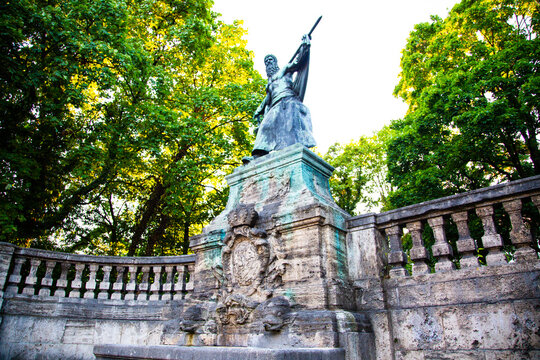 ..The Smith-von-Kochel monument on Lindwurmstrasse (Munich-Sendling) by Carl Ebbinghaus