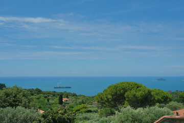 Fototapeta na wymiar Panorama della costa del Mar Ligure da Montemarcello, in territorio di Ameglia, La Spezia, Liguria, Italia.