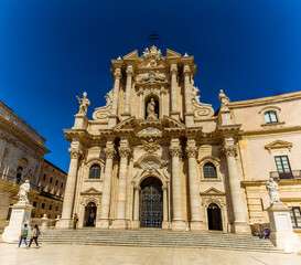 Fototapeta na wymiar A view across the Piazza Duomo on Ortygia island, Syracuse, Sicily in summer