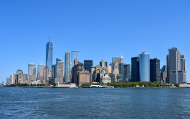 Fototapeta na wymiar View of downtown Manhattan from the water