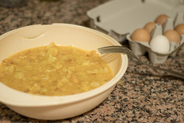 tortilla de patatas cruda