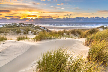 Vue du haut des dunes sur la mer du Nord