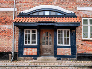 Obraz premium Traditional colorful door in old Ribe, Denmark