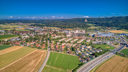 Fototapeta na wymiar Ein Blick auf Schönbühl bei Bern im Juli 2020