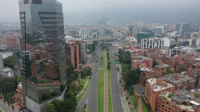 calle 94 Bogot&aacute; covid19  sin gente drone