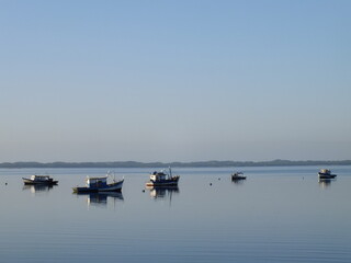 Obraz premium Pier, boat and sea