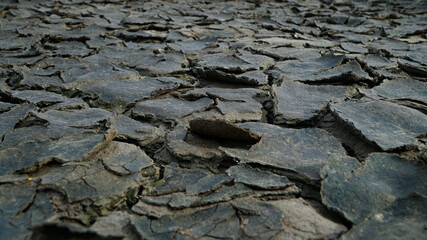 planet drought results in land cracking in summer