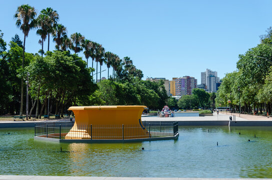 fountain in the park of the city - Chafariz e pra&ccedil;a central do Parque Farroupilha - Porto Alegre - Rio Grande do Sul