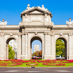 Fototapeta na wymiar Alcala Gate in Madrid, capital of Spain