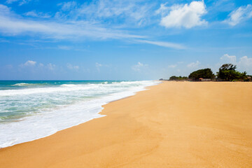 Fototapeta na wymiar Beauty beach, Sri Lanka