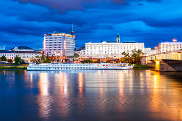 Fototapeta premium Linz, Danube river in Austria