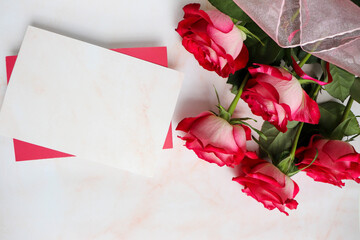  postcard mockup. bouquet of roses and blank card