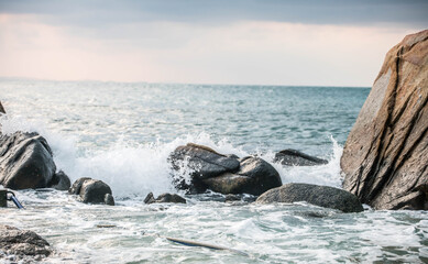 Naklejka premium Sea wave bubble Rocking seascape