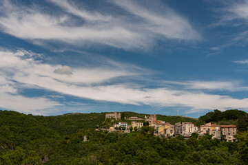 Carpinone. Carpinone is an Italian town of 1,075 inhabitants in the province of Isernia in Molise....