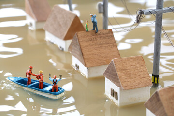 水害と救助を求める人々のジオラマ