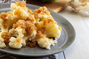 Vegetarian cooked cauliflower with bread crumb