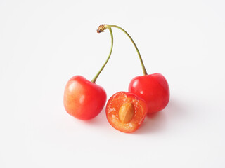 さくらんぼを白バックで