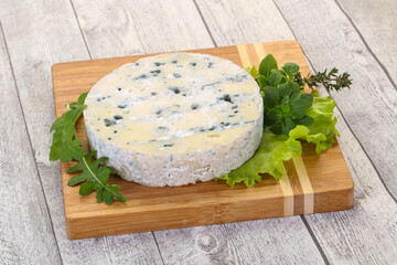 Round blue cheese