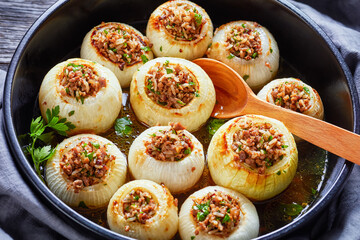 spicy baked onions stuffed with minced meat