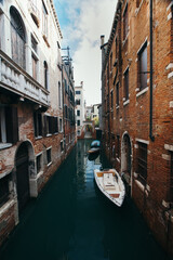 Fototapeta na wymiar View from Ponte del Forner to the Rio de la Torre in Venice, San Polo district, Italy