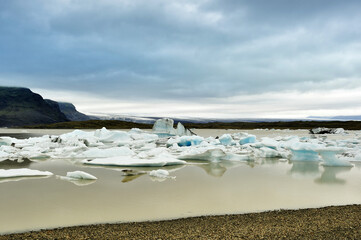 Fototapeta na wymiar Breidarlon glacier lake, Iceland