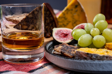 Tasting of Irish blended whiskey and cheeses from Ireland