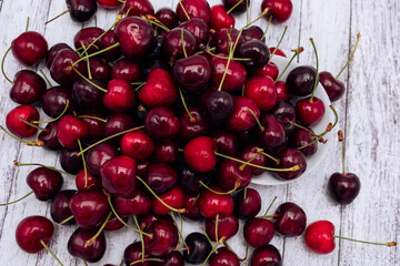 Obraz na płótnie Canvas Ripe red cherries in bulk