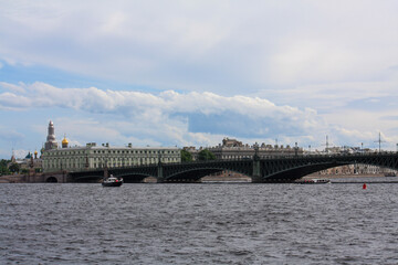 Fototapeta premium Saint Petersburg. View of the Neva River bridge and embankment.