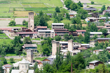 Obraz premium Ancient towers with Mountain village. a famous landscape in Mestia, Samegrelo-Zemo Svaneti, Georgia.