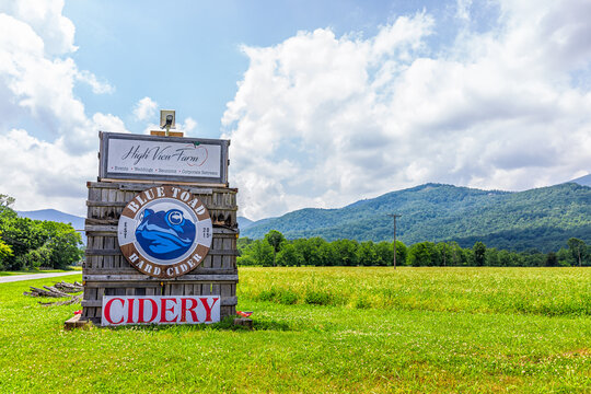 Roseland, USA - June 9, 2020: Nelson County, Virginia Near Blue Ridge Parkway Mountains In Summer Countryside And Sign Entrance For Blue Toad Hard Cider Cidery Tasting Farm