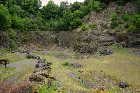 Vulkanschlot Arensberg in der Vulkaneifel in Rheinland Pfalz 