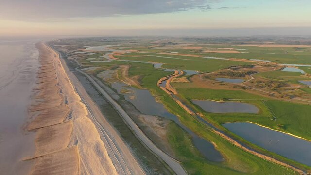 Le H&acirc;ble d'Ault vu du ciel en Baie de Somme (Picardie, Hauts-de-France, France)