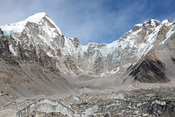 Fototapeta na wymiar Lingtrense marks the border between Nepal and Tibet.