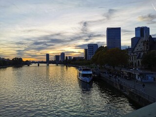 Naklejka premium Night at the river