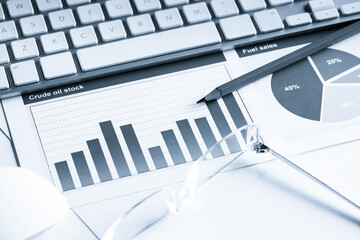 Preparing average sales report