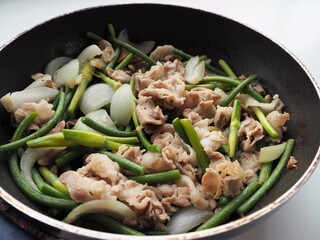 豚肉とニンニクの芽の炒め物