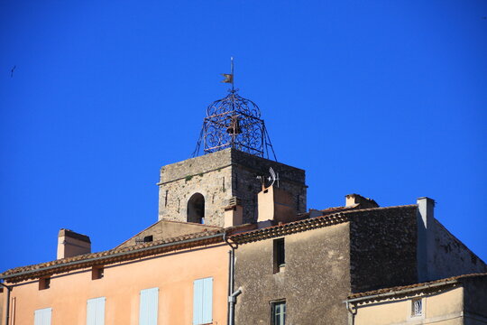 clocher et campanile de Flayosc