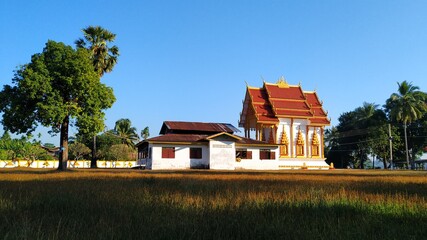 Fototapeta na wymiar temple in LAO