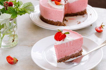 No-Bake Strawberry Cheesecake