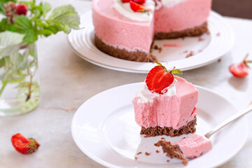 No-Bake Strawberry Cheesecake